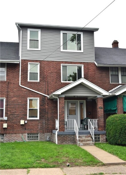 207 E 20th Ave, Homestead, PA 15120