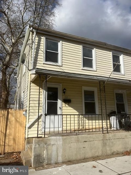 213 Iron St, Florence, NJ 08518