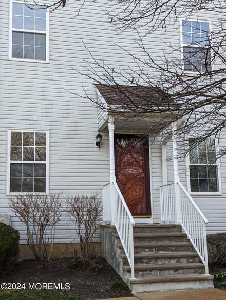 3501 Scarecrow Ct, Freehold, NJ 07728