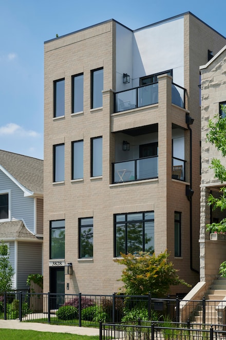 3828 N Racine Ave Unit 3, Chicago, IL 60613