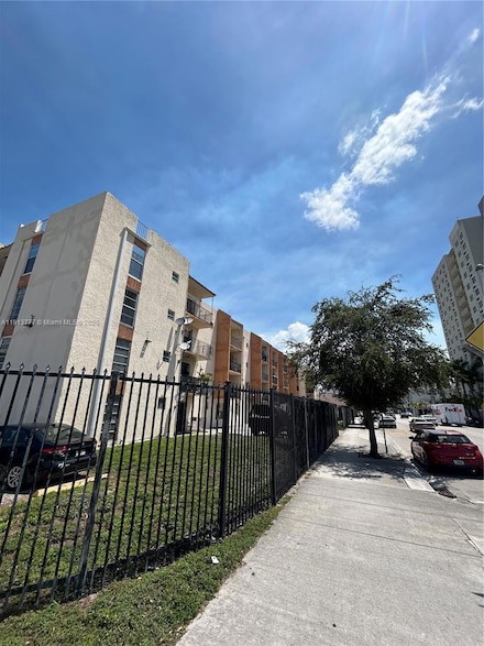 1051 SW 1st St Unit 404, Miami, FL 33130