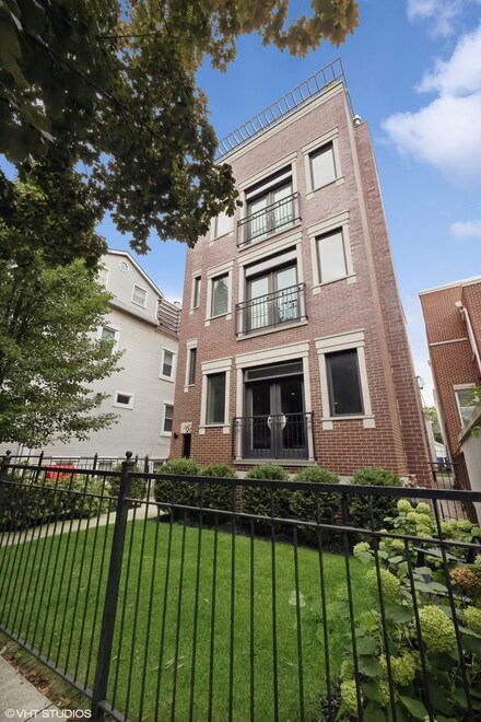 2637 N Southport Ave Unit 3, Chicago, IL 60614