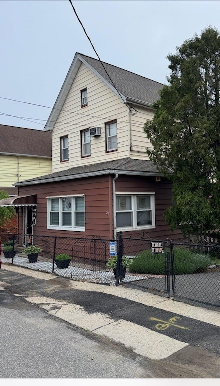 6923 Caldwell Ave, Maspeth, NY 11378