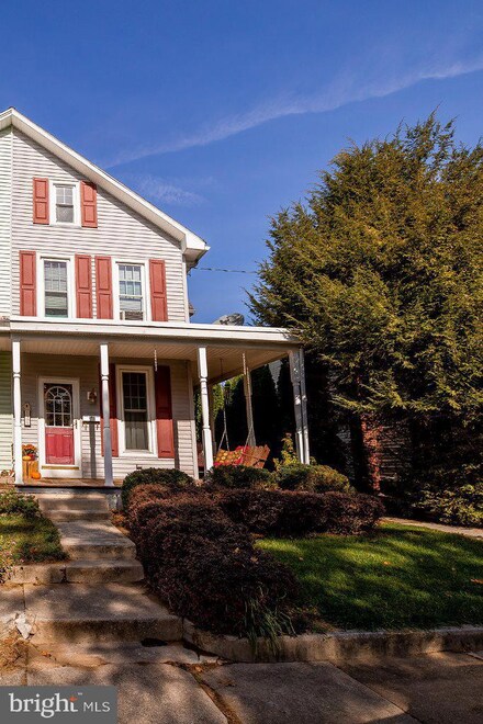 121 W Sheridan Ave, Annville, PA 17003