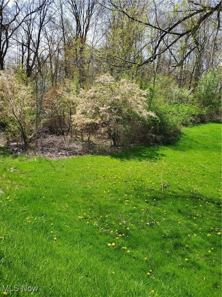 9765 Washington St, Chagrin Falls, OH 44023