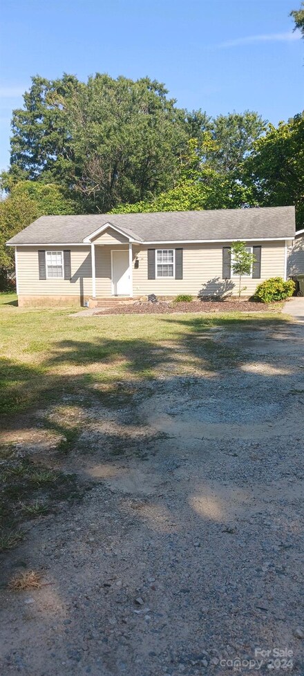 311 Hough St, Monroe, NC 28112