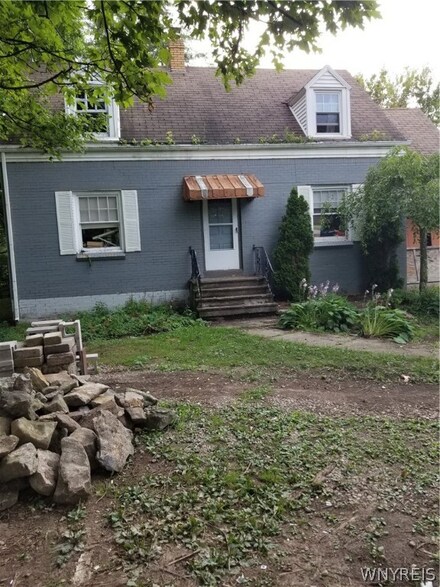 4032 Harris Hill Rd, Buffalo, NY 14221