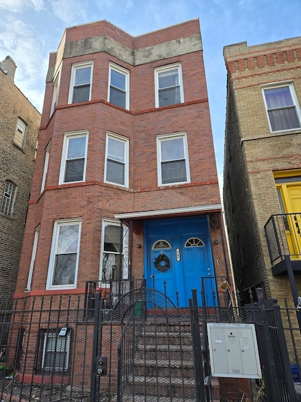 948 N California Ave, Chicago, IL 60622