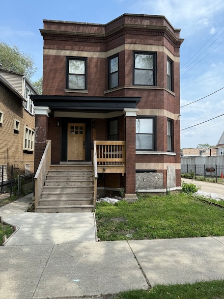 7843 S Marquette Ave, Chicago, IL 60649