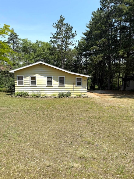 404 Lakeshore Dr, Avoca, WI 53506