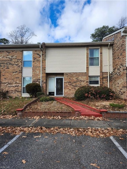 5048 Clairmont Ct, Virginia Beach, VA 23462