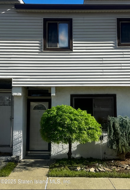 175 Winding Woods Loop Unit 69, Staten Island, NY 10307