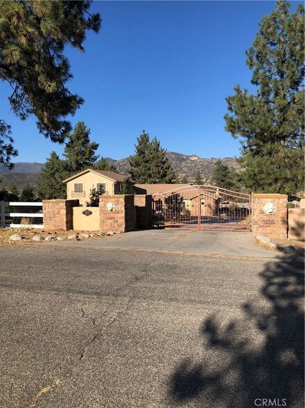 36618 Lion Peak Rd, Mountain Center, CA 92561