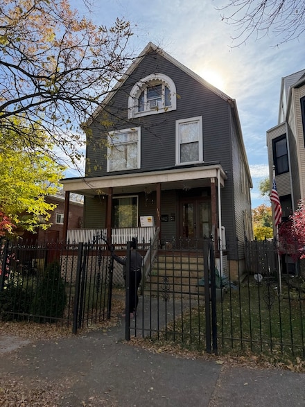 3541 W Wrightwood Ave, Chicago, IL 60647