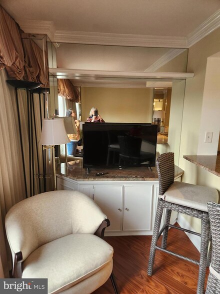 801 Pennsylvania Ave NW Unit 1016, Washington, DC 20004
