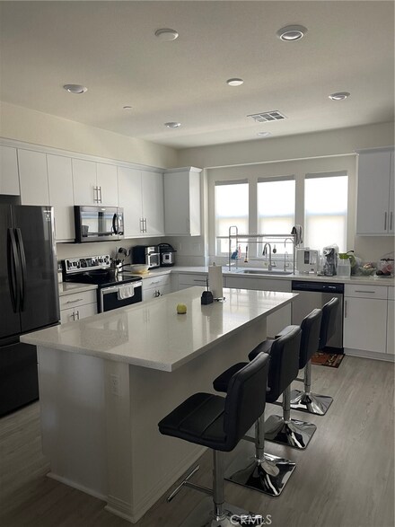 305 S Quadrilateral Way, Anaheim, CA 92802