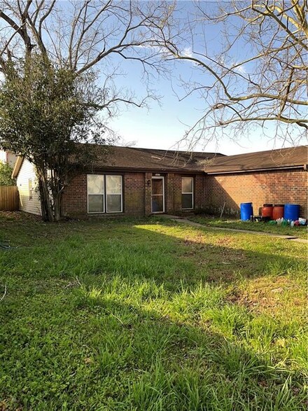 3837 Timberview Ln, Harvey, LA 70058