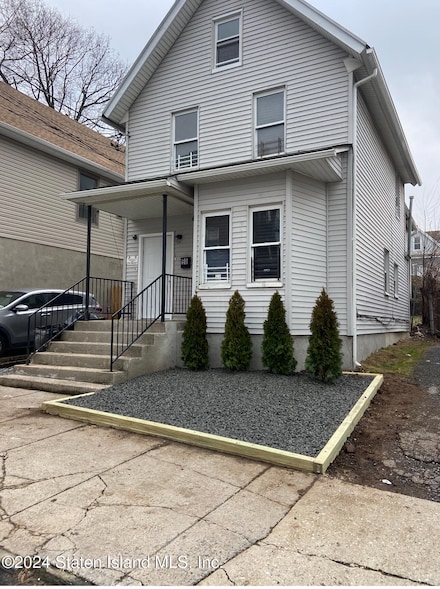 90 Ann St, Staten Island, NY 10302