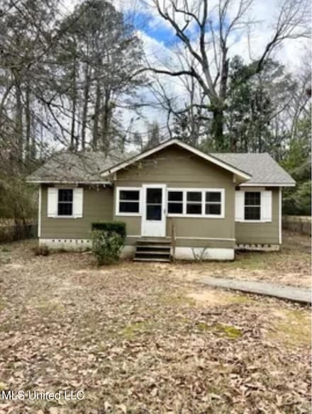 2206 N 3rd Ave, Laurel, MS 39440