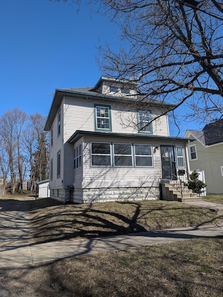 140 Stanley Ave, Jackson, MI 49203