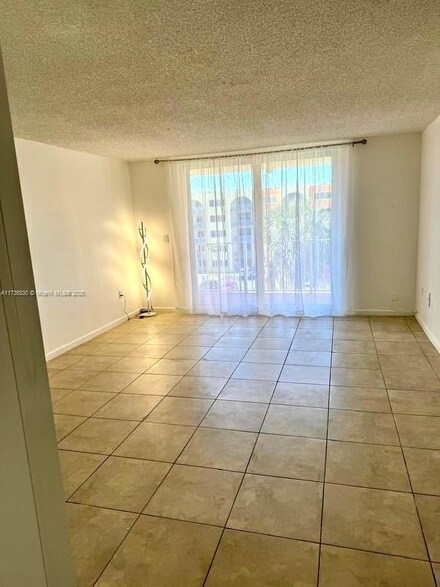 6980 NW 186th St Unit 3-416, Hialeah, FL 33015