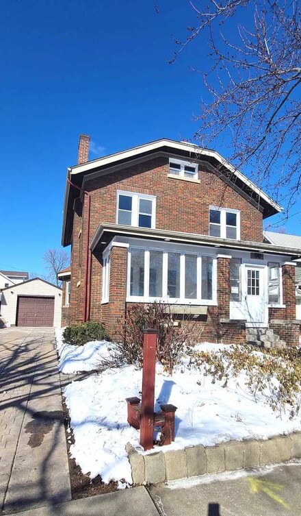 1310 5th Ave, Rockford, IL 61104