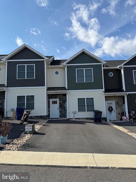 612 Zephyr Dr, Rockingham, VA 22801