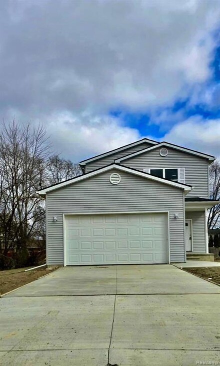 6371 Loraine St, Romulus, MI 48174