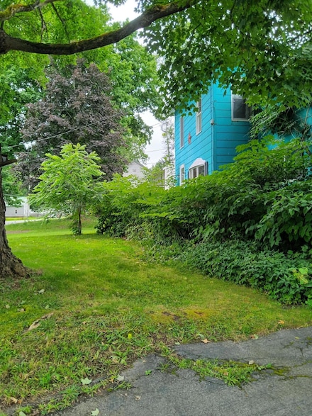 723 Salmon St, Fort Covington, NY 12937