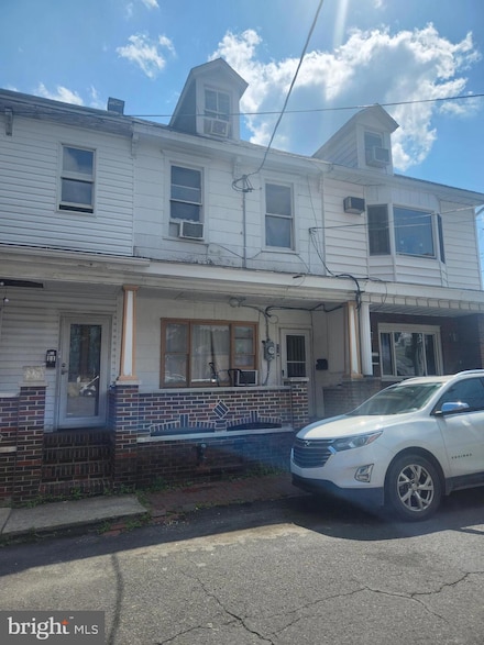 13 Lewis St, Minersville, PA 17954