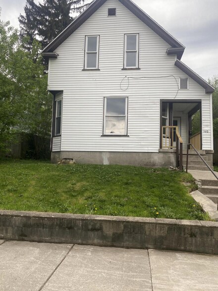 1110 Logan St SE, Grand Rapids, MI 49506