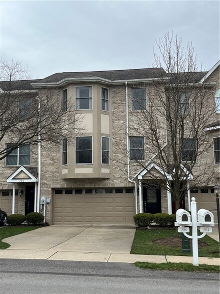 206 Pappan Dr Unit 11D, Imperial, PA 15126