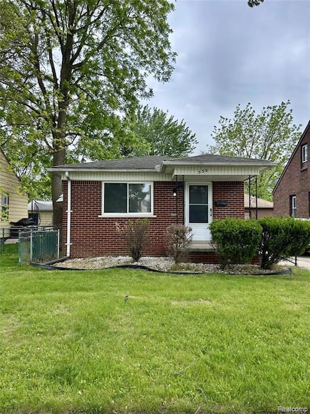 555 Antoine St, Wyandotte, MI 48192