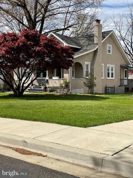 202 Oakdale Rd, Linthicum Heights, MD 21090
