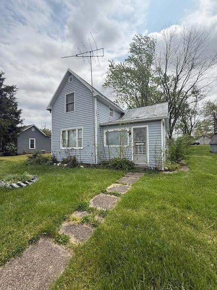 111 Hamilton St, New Holland, OH 43145