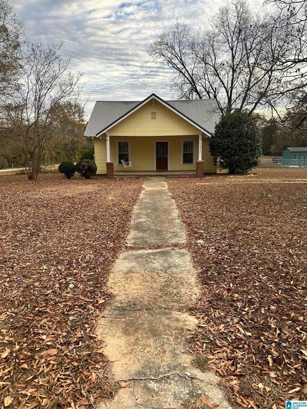1977 Airport Rd, Oxford, AL 36203