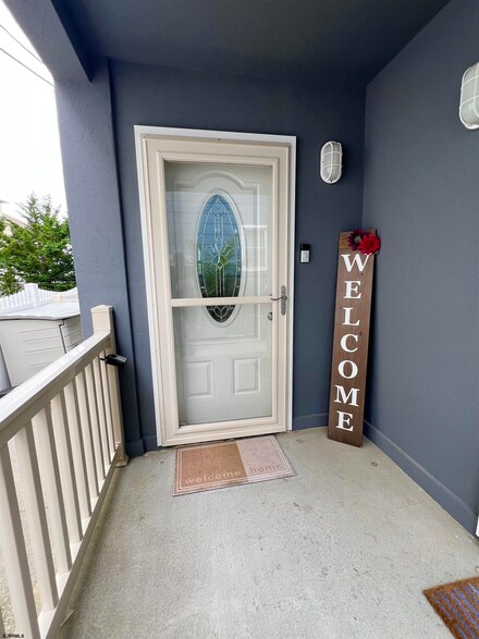 9704 Ventnor Ave, Margate City, NJ 08402