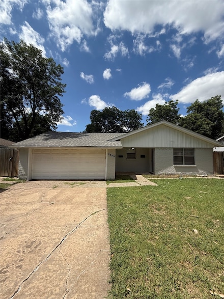 1833 Hood St, Carrollton, TX 75006