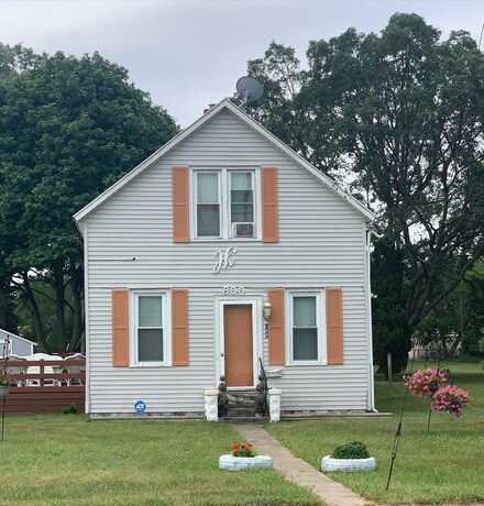 899 Evanston Ave, Muskegon, MI 49442