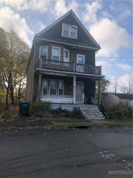 553 E North St, Buffalo, NY 14211