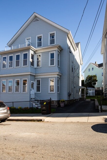 150 Hunter St, Fall River, MA 02721