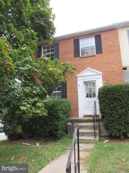 1 Warwick Mill Ct, Cockeysville, MD 21030