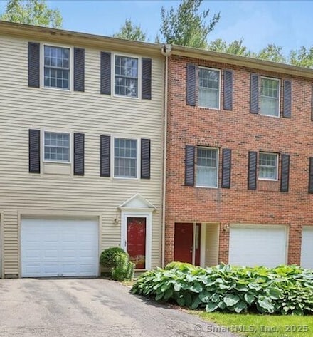 10 Crown Ridge, Newington, CT 06111