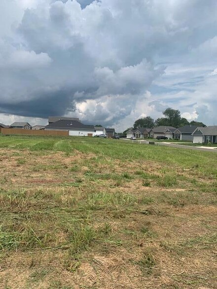 127 White Oak Dr, Nicholasville, KY 40356