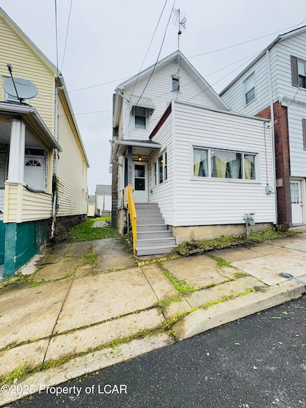 34 Oxford St, Hanover Township, PA 18706