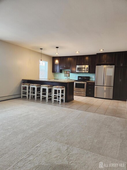 289 Main St Unit 11B, Spotswood, NJ 08884