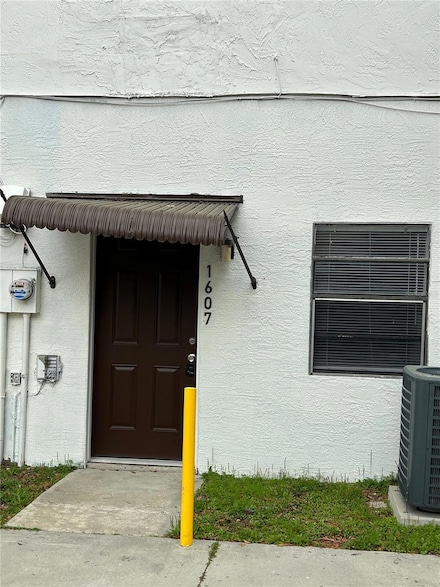 1607 Jacobs Rd, South Daytona, FL 32119