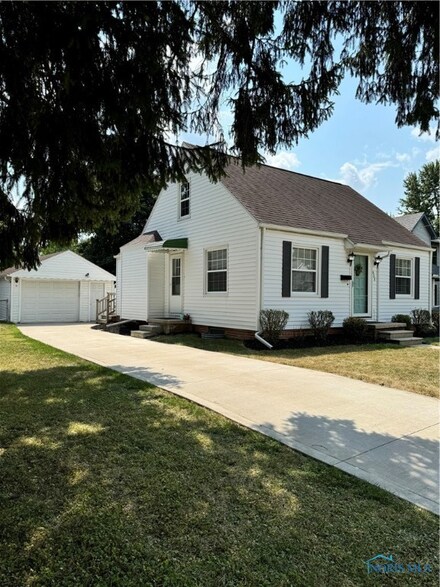 608 W William St, Maumee, OH 43537