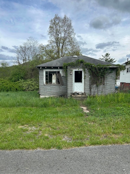 150 George St, Quinwood, WV 25981