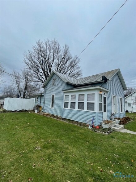 205 S Cherry St, Fayette, OH 43521